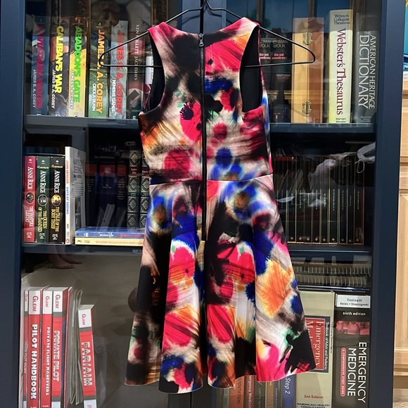 Girls Milly Minis Dress. Size 10. Watercolor print. - Picture 2 of 4